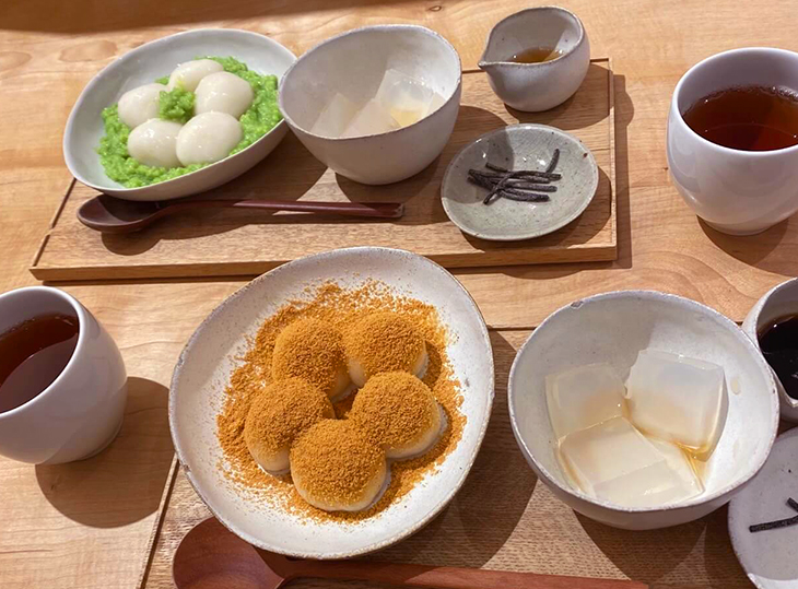 浅草のお団子食レポ】甘味みつやもちもち食感の手作り白玉団子を食べて