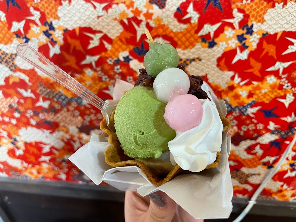 浅草｜本格手作りジェラートの「伊太利亜のじぇらぁとや」で“3色団子