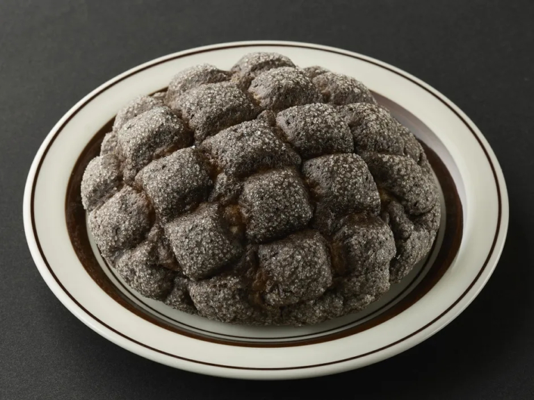 ブラックココアメロンパン実物