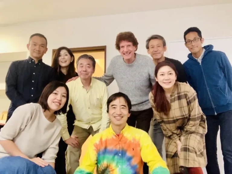 映画『POEM』撮影時のロバート・フリッツ氏とPrayers Studioの俳優たち