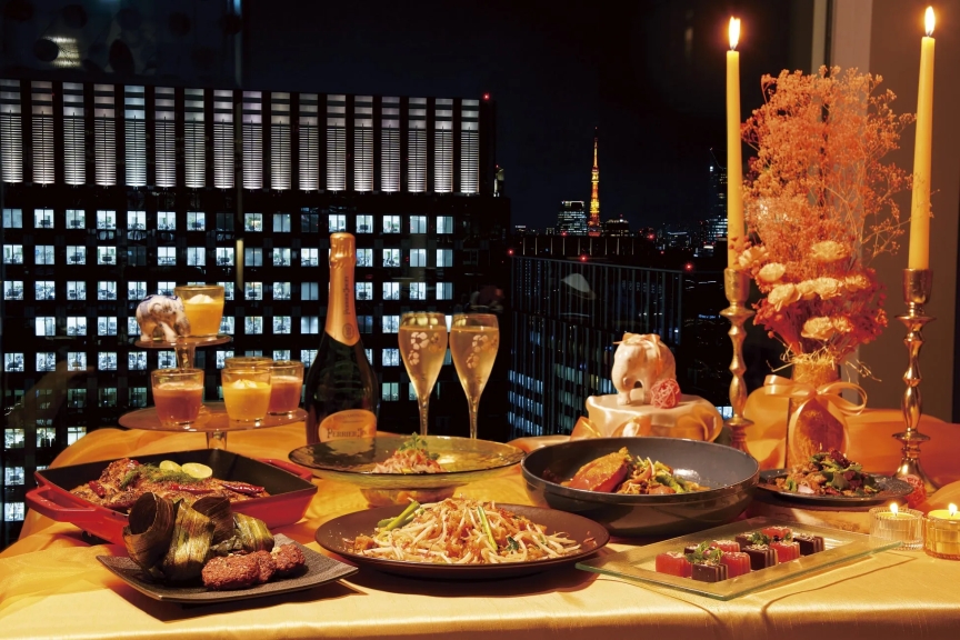 シャンパンと料理、夜景