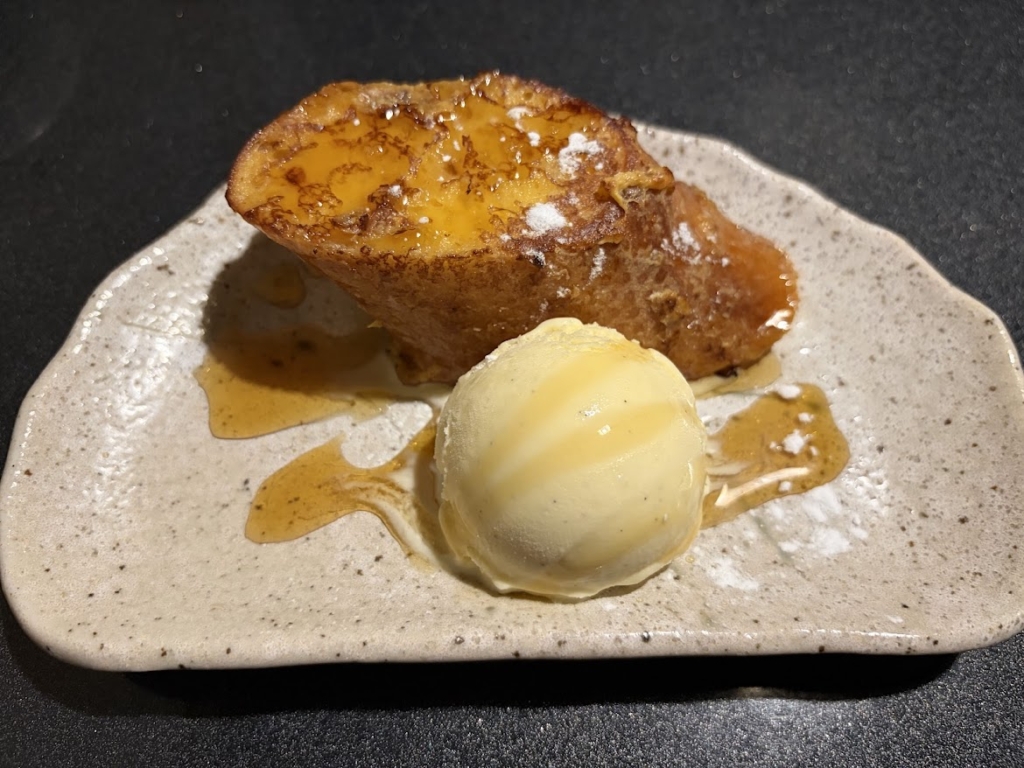 「居酒屋とみ」の超フレンチトースト