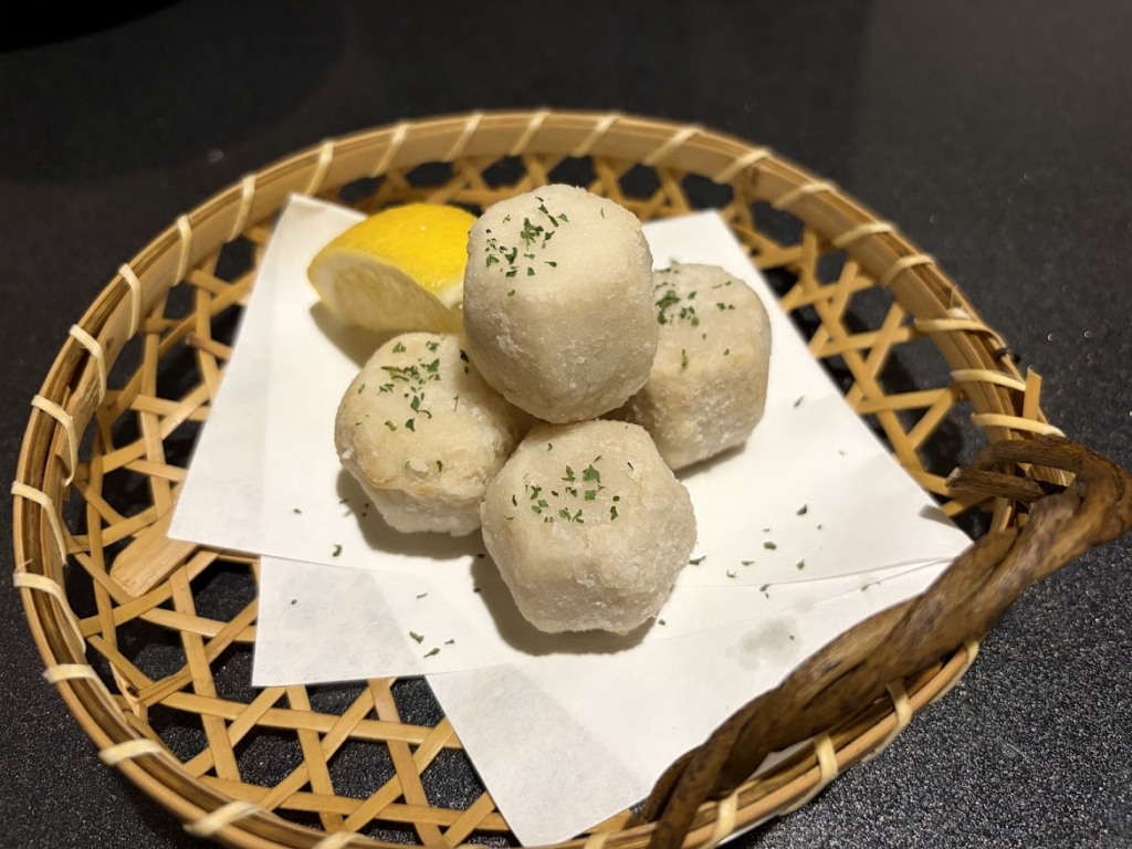 「居酒屋とみ」の里芋の唐揚げ