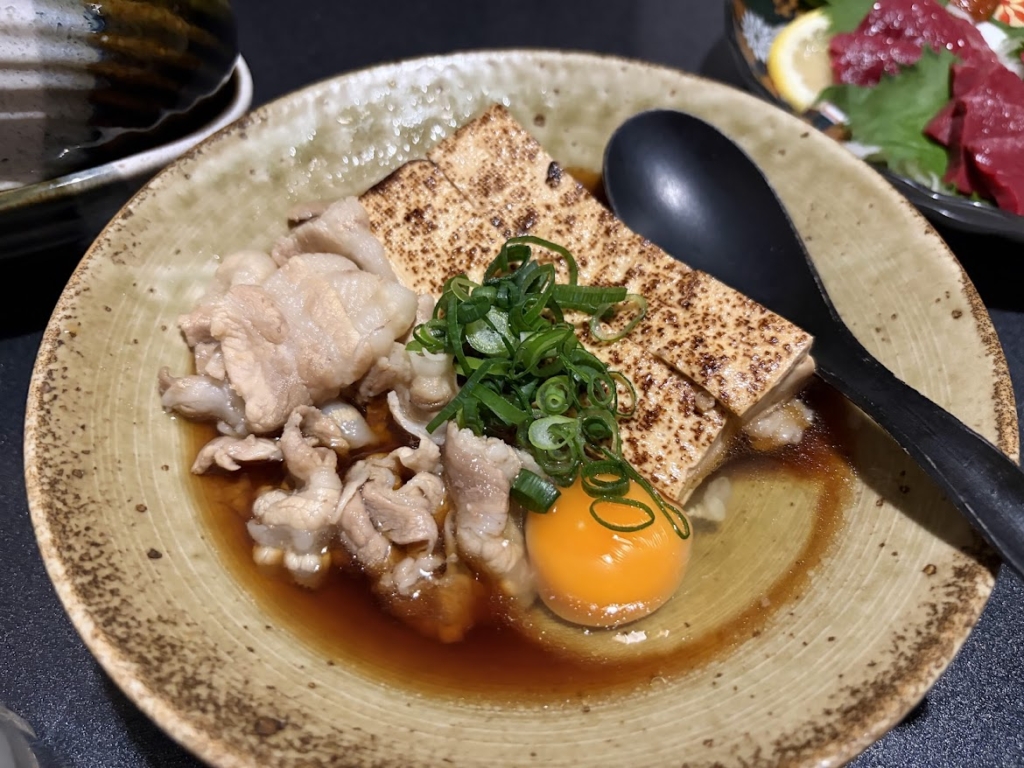 「居酒屋とみ」の茶美豚の肉豆腐