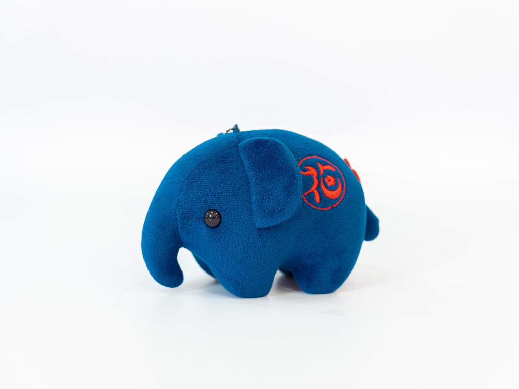 花やしきオリジナルの「どむぞうくんぬいぐるみボールチェーン」が2種類販売